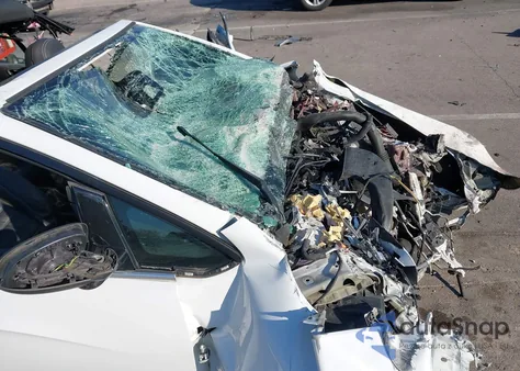 2018 Buick Cascada Premium z USA, uszkodzony, nr VIN W04WH3N5XJG051971